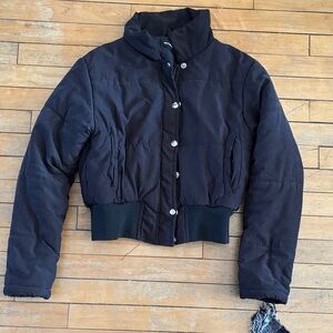 EUC PrettyLittleThing Black Cropped Puffer Jacket